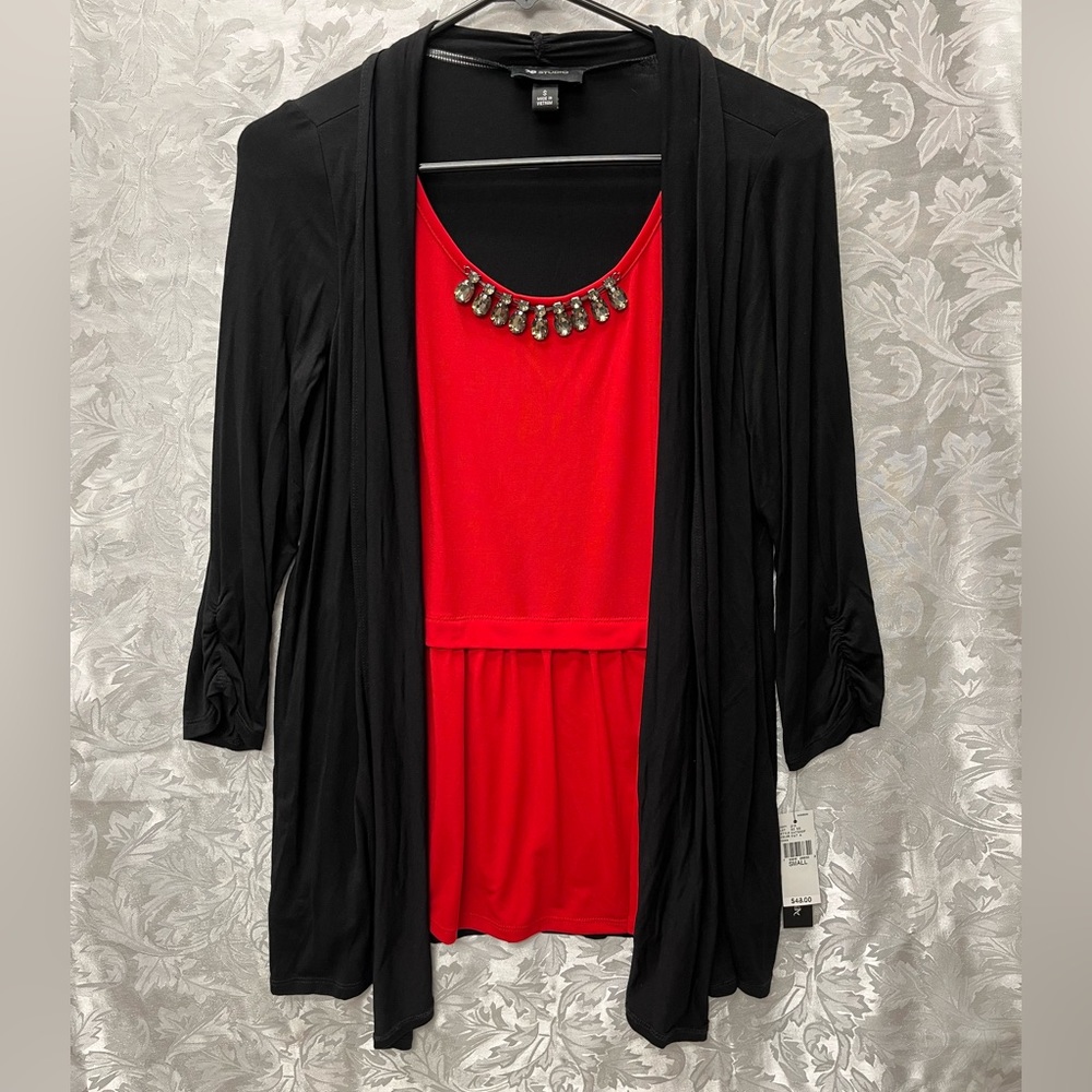 Women’s AB Studio Red and Black Long Sleeve Top Size Small